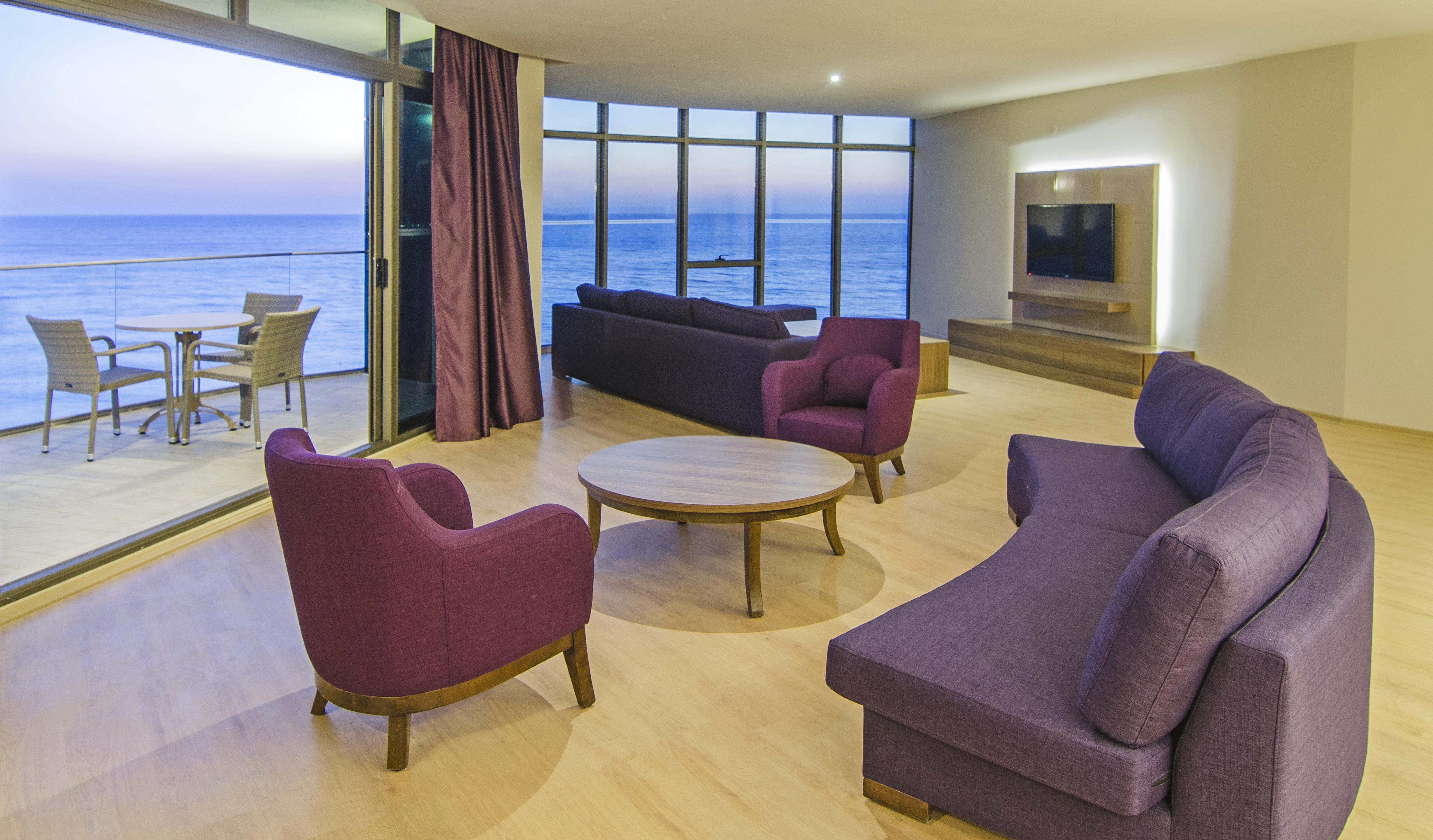 קוסדסי Ladies Beach Suite Hotel (Adults Only) מראה חיצוני תמונה