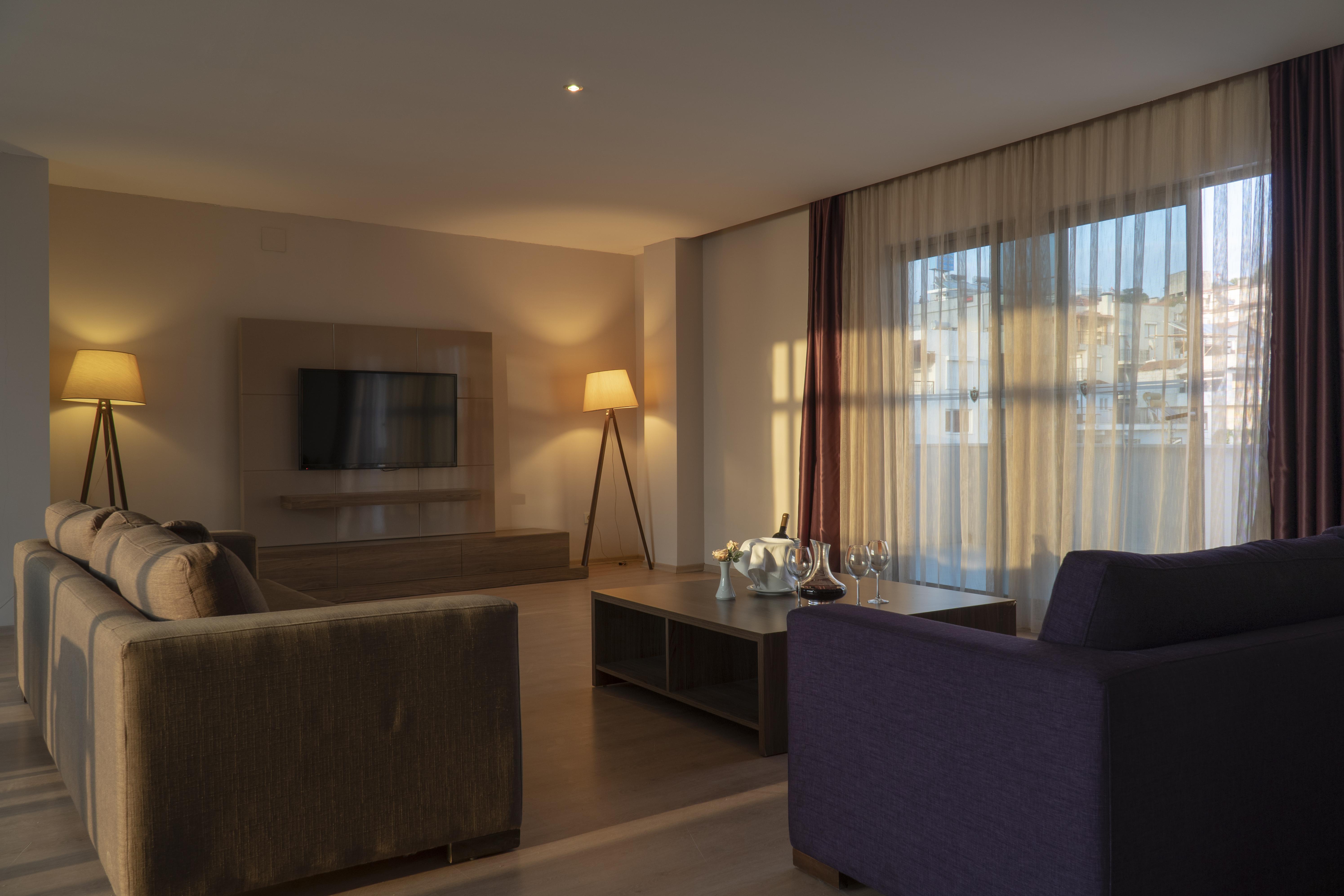 קוסדסי Ladies Beach Suite Hotel (Adults Only) מראה חיצוני תמונה