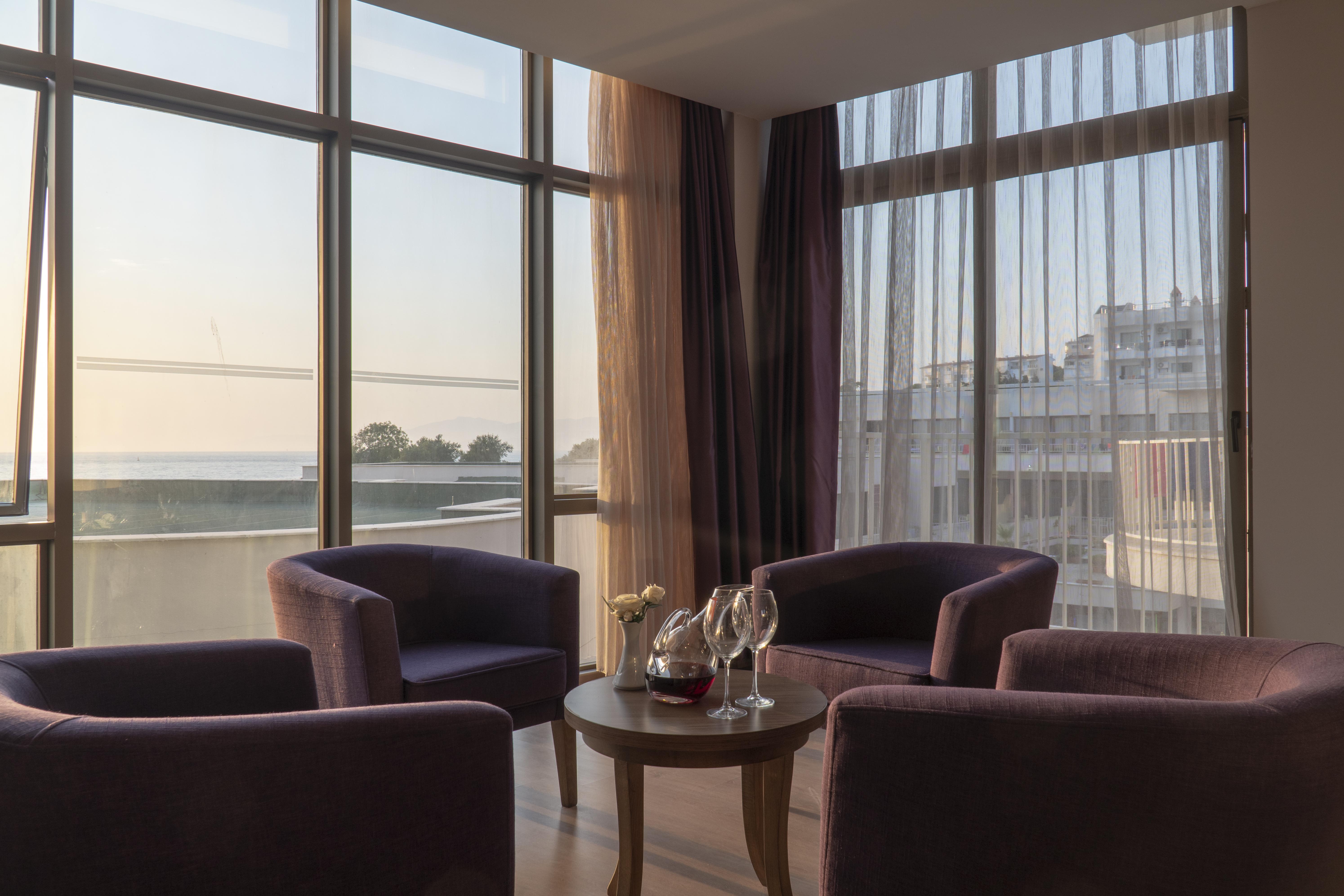 קוסדסי Ladies Beach Suite Hotel (Adults Only) מראה חיצוני תמונה