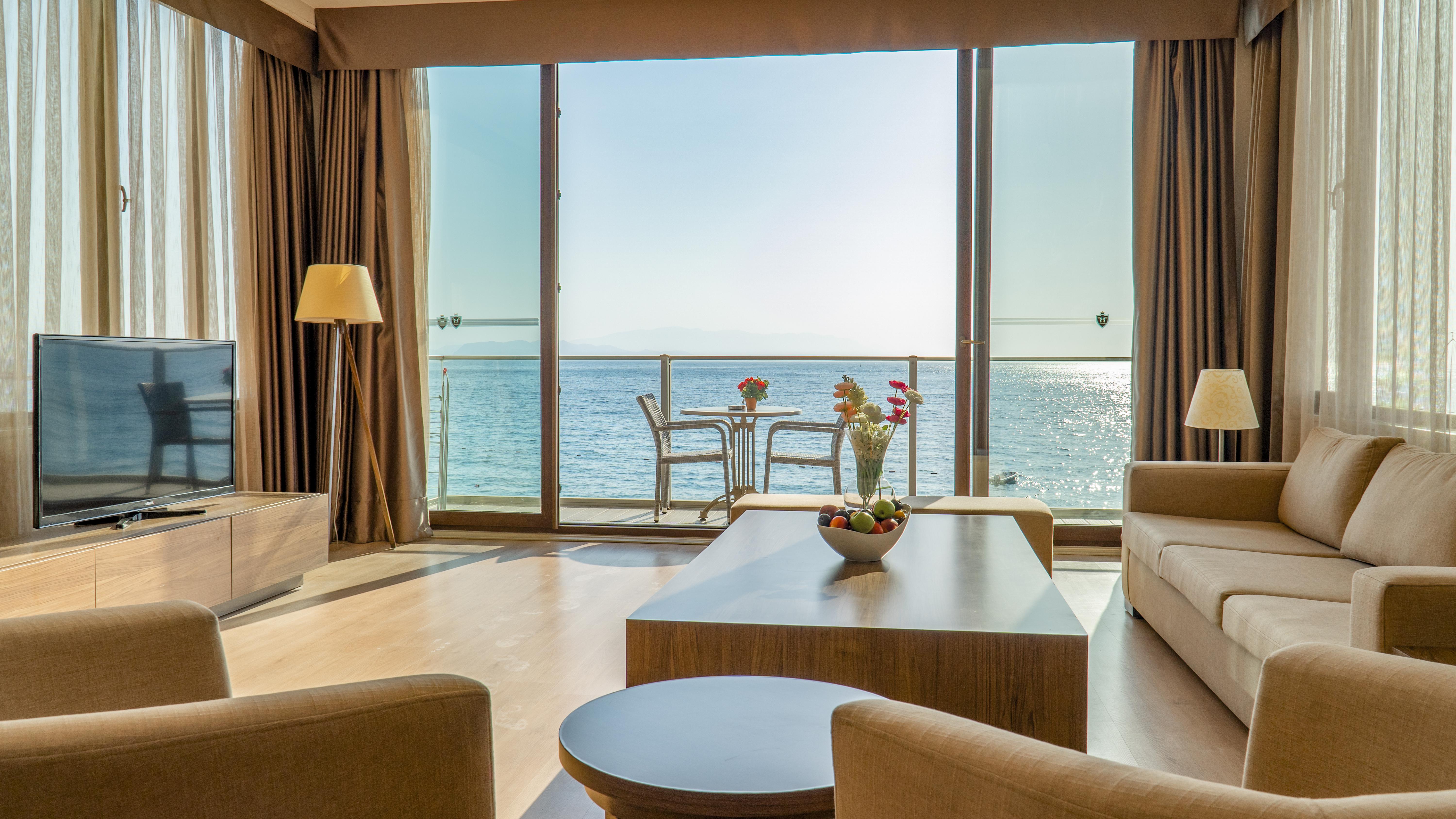 קוסדסי Ladies Beach Suite Hotel (Adults Only) מראה חיצוני תמונה