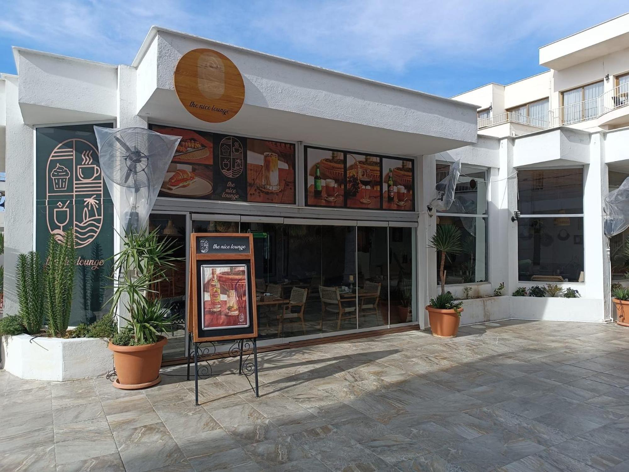 קוסדסי Ladies Beach Suite Hotel (Adults Only) מראה חיצוני תמונה