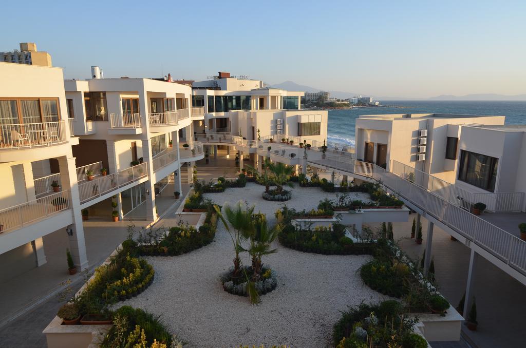 קוסדסי Ladies Beach Suite Hotel (Adults Only) מראה חיצוני תמונה
