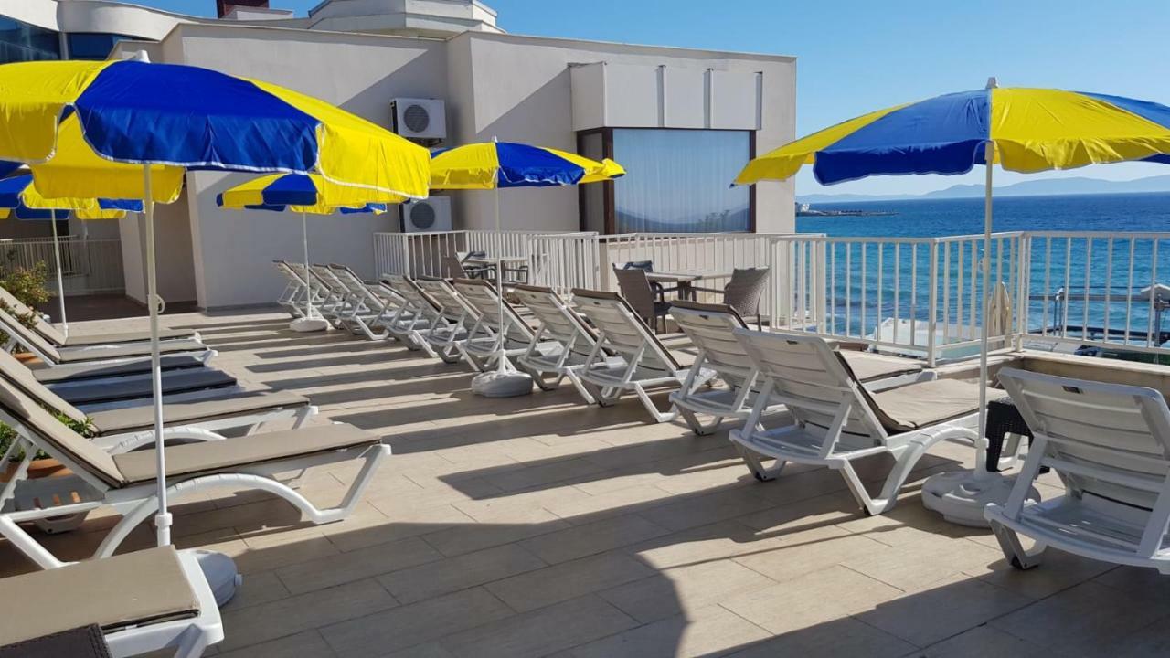 קוסדסי Ladies Beach Suite Hotel (Adults Only) מראה חיצוני תמונה