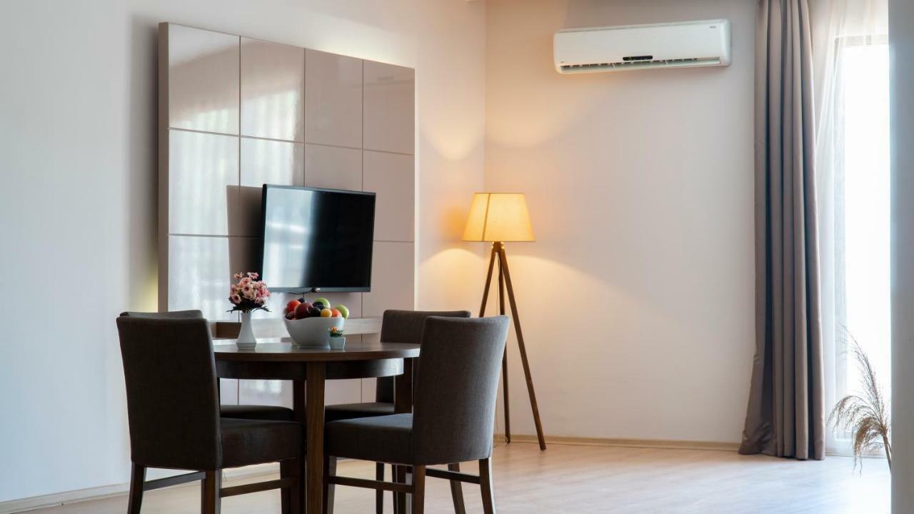 קוסדסי Ladies Beach Suite Hotel (Adults Only) מראה חיצוני תמונה